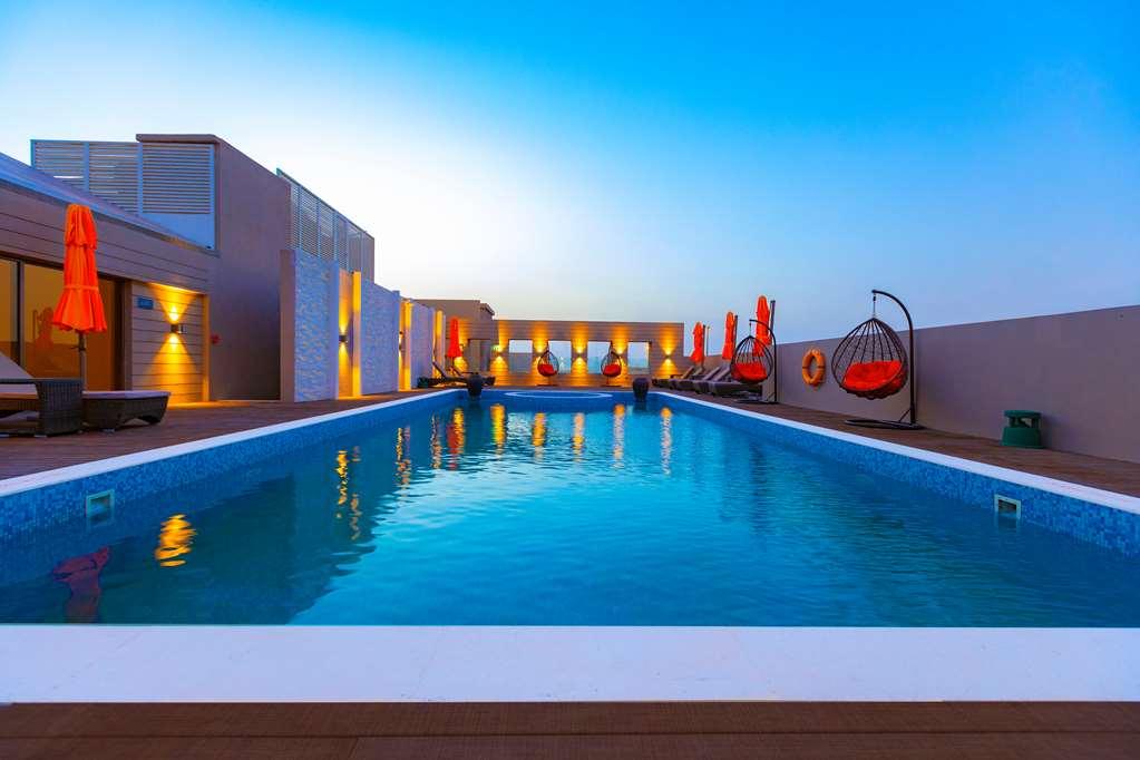 Four Points By Sheraton Production City, Dubái Exterior foto
