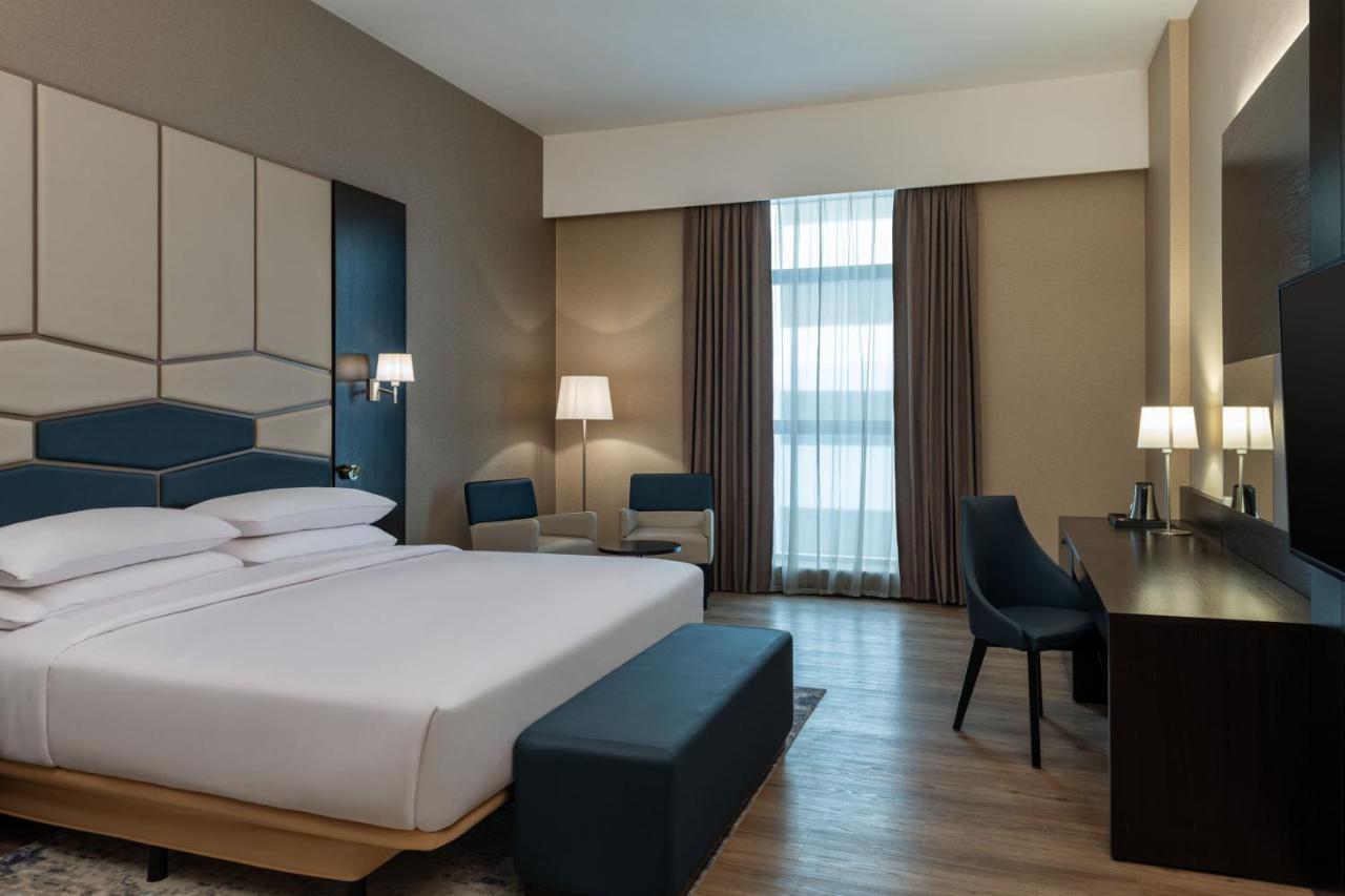 Four Points By Sheraton Production City, Dubái Exterior foto