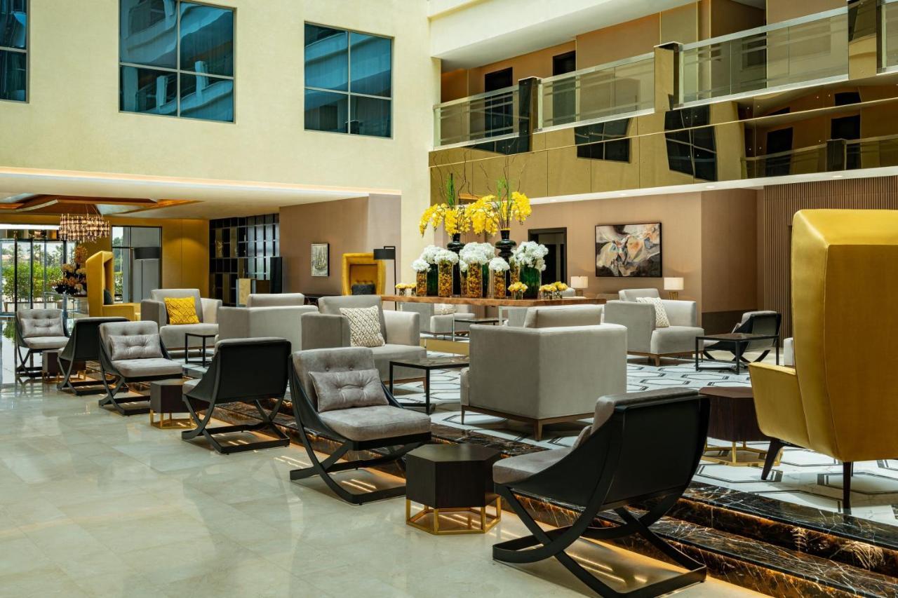 Four Points By Sheraton Production City, Dubái Exterior foto