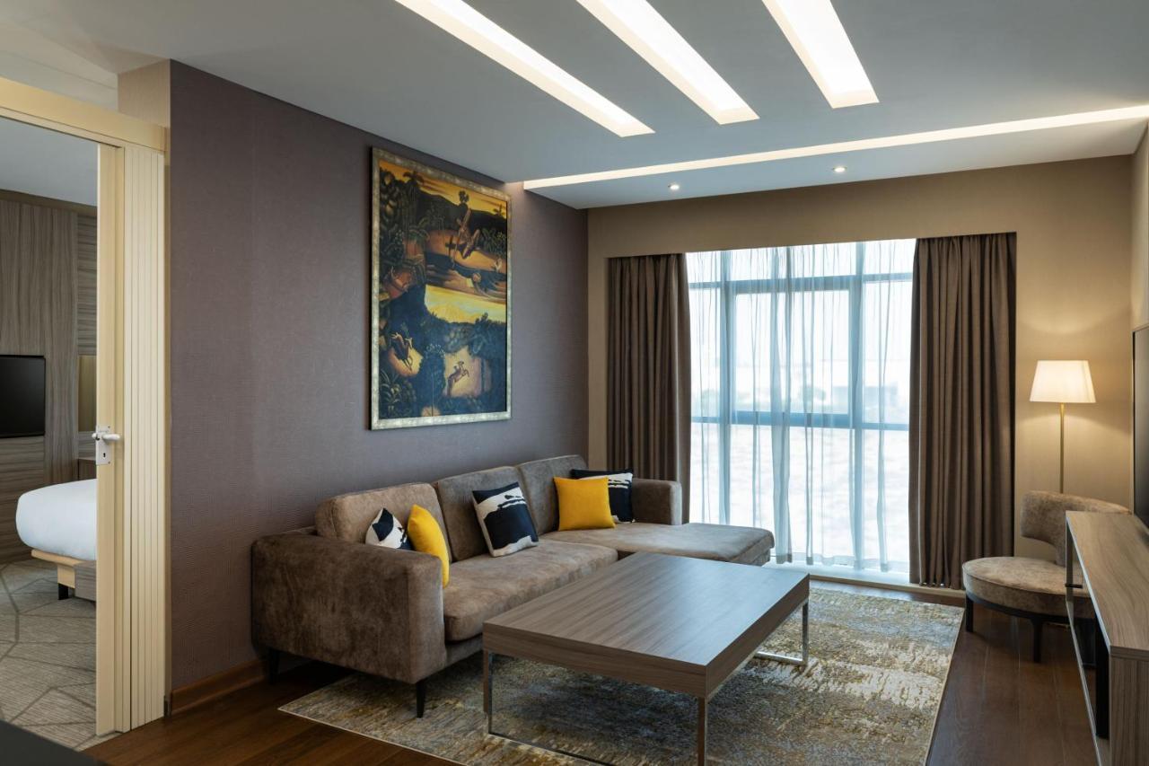 Four Points By Sheraton Production City, Dubái Exterior foto