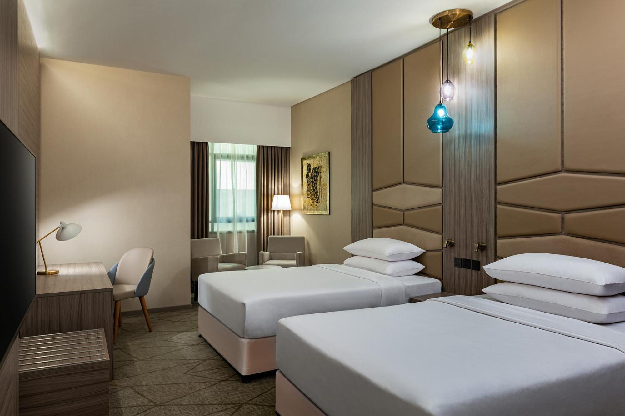Four Points By Sheraton Production City, Dubái Exterior foto