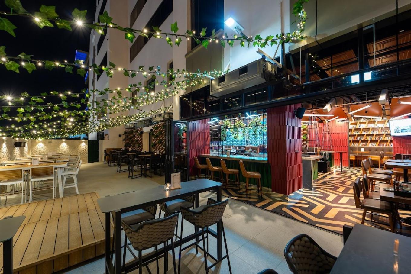 Four Points By Sheraton Production City, Dubái Exterior foto